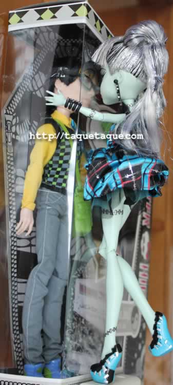 Jackson Jekyll y Crossfade, su mascota, ya forman parte de mi colección Monster High Jackson Jekyll y Crossfade, su mascota, ya forman parte de mi colección Monster High