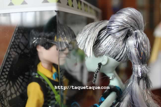 Jackson Jekyll y Crossfade, su mascota, ya forman parte de mi colección Monster High Jackson Jekyll y Crossfade, su mascota, ya forman parte de mi colección Monster High