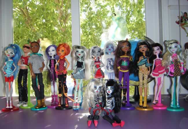 Algunas de las Monster High de la hija de Yoli Algunas de las Monster High de la hija de Yoli