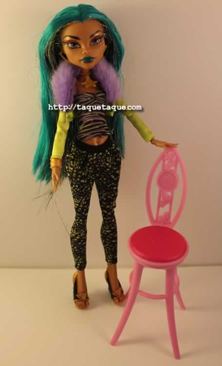 Nefera de Nile con uno de los Fashion Packs de la Wave 4: el de Clawdeen Nefera de Nile con uno de los Fashion Packs de la Wave 4: el de Clawdeen