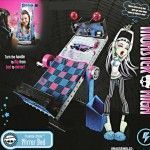 "Carmen Electra", la cama de Frankie Stein