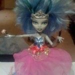 Ghoulia Ghouls Rule! ("Skull Shores" o "Isla Calavera" customizada por Fran y su gemelo)