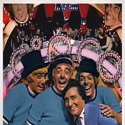 Los Payasos de la Tele también usaron camisetas de color azul (aunque yo no lo recuerde) Los Payasos de la Tele también usaron camisetas de color azul (aunque yo no lo recuerde)