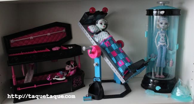 algunos de mis Monster High (aunque la colocación es provisional) algunos de mis Monster High (aunque la colocación es provisional)