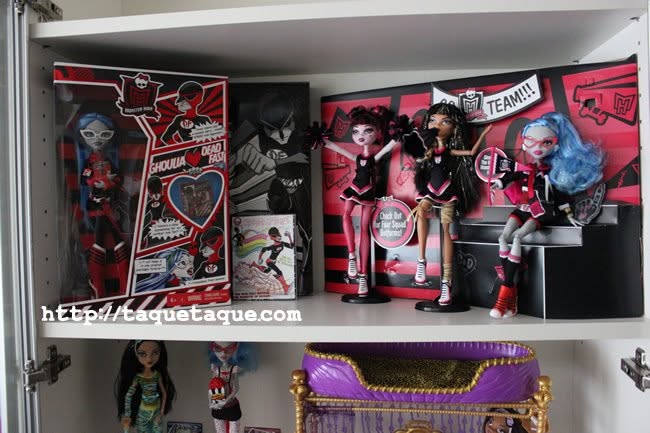algunos de mis Monster High (aunque la colocación es provisional) algunos de mis Monster High (aunque la colocación es provisional)