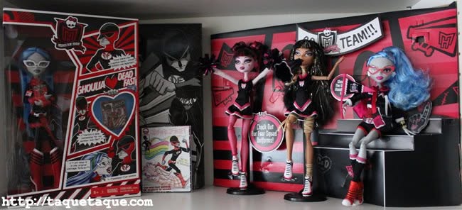 algunos de mis Monster High (aunque la colocación es provisional) algunos de mis Monster High (aunque la colocación es provisional)