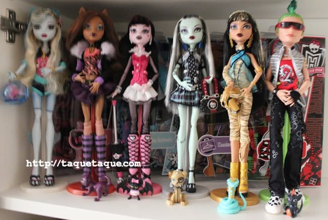 algunos de mis Monster High (aunque la colocación es provisional) algunos de mis Monster High (aunque la colocación es provisional)