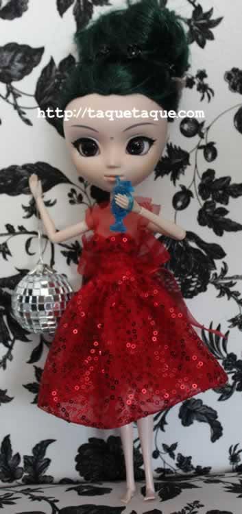 Aunque todavía está sin terminar, os enseño el vestido que estoy haciendo para mi Pullip Saras Aunque todavía está sin terminar, os enseño el vestido que estoy haciendo para mi Pullip Saras