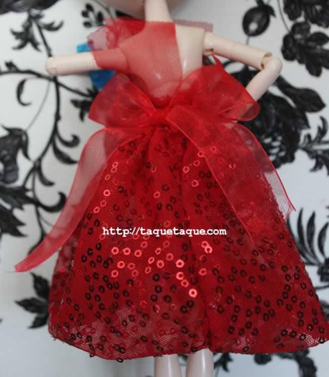 Aunque todavía está sin terminar, os enseño el vestido que estoy haciendo para mi Pullip Saras Aunque todavía está sin terminar, os enseño el vestido que estoy haciendo para mi Pullip Saras